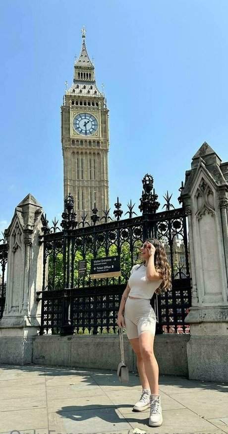 chubby goth onlyfans top picture