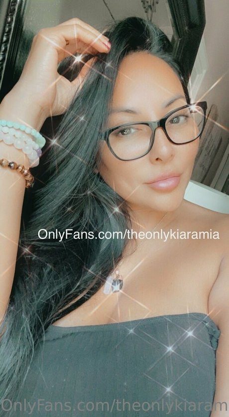 theonlykiaramiaxxx model naked image