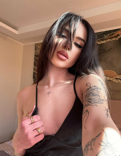 selena girl model pretty pics