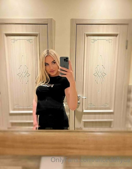 alicedollyua model art photo