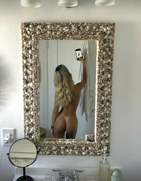 Joceywho model naked picture