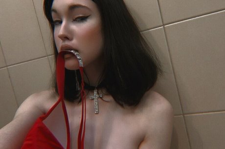 Dezomorfina pornstar hot pic