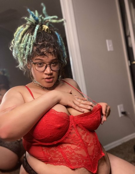 StickyEmpress top model photo