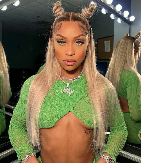 huge tits milf onlyfans hot porn images