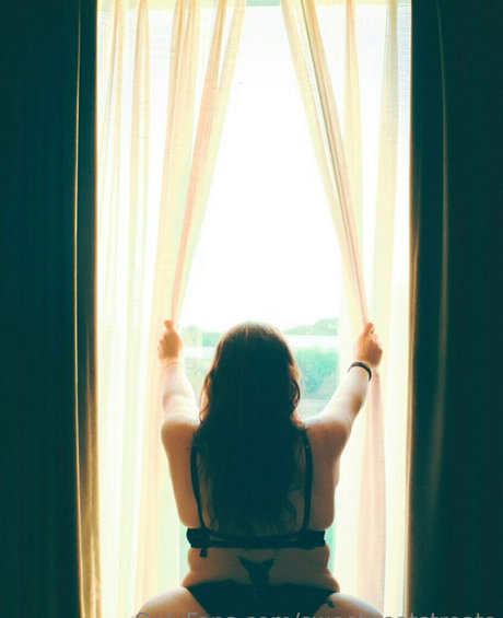 sweetheatstreats erotic actress gallery