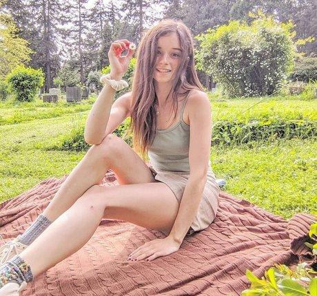 A Bit Rebecca model sex photo