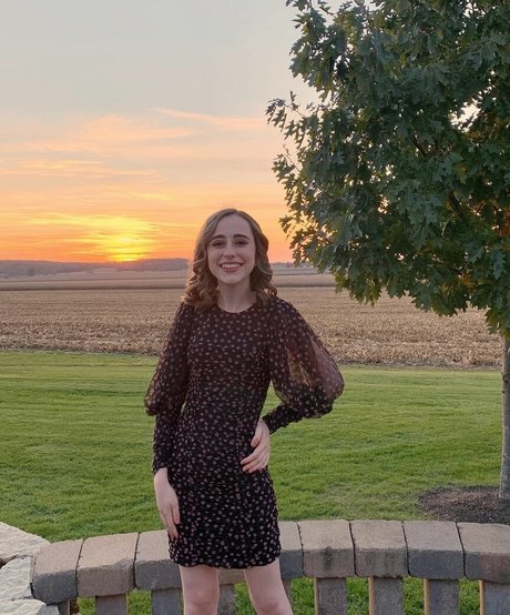 Atwentysomethingloser exclusive star photo