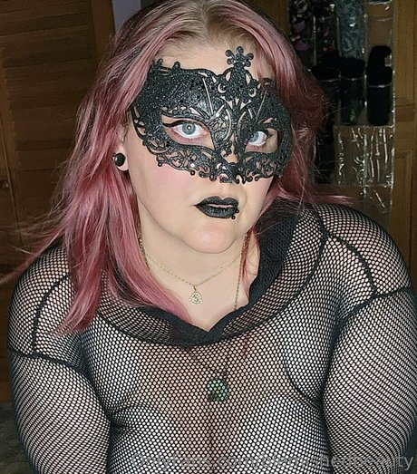 blemishedbeauty pornographic actress photos