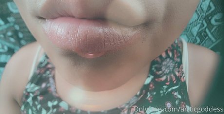 arcticgoddess nude model photos