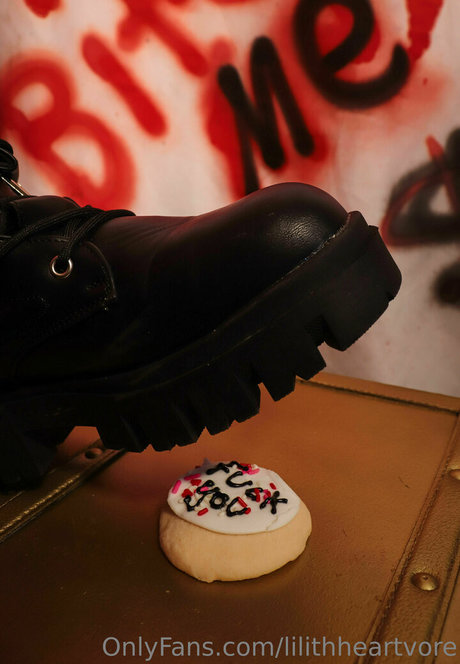 lilithheartvore hot pornstar image