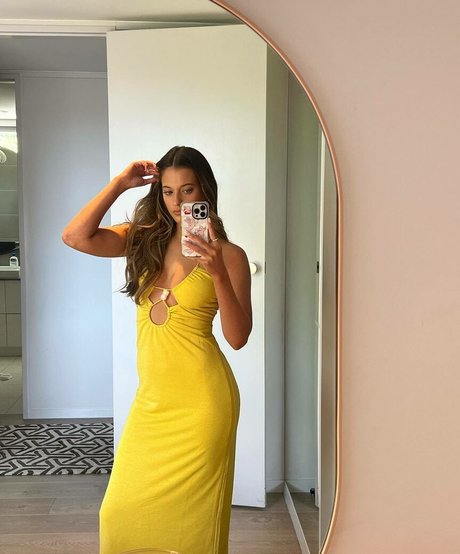 Taya Brooks perfect model photo