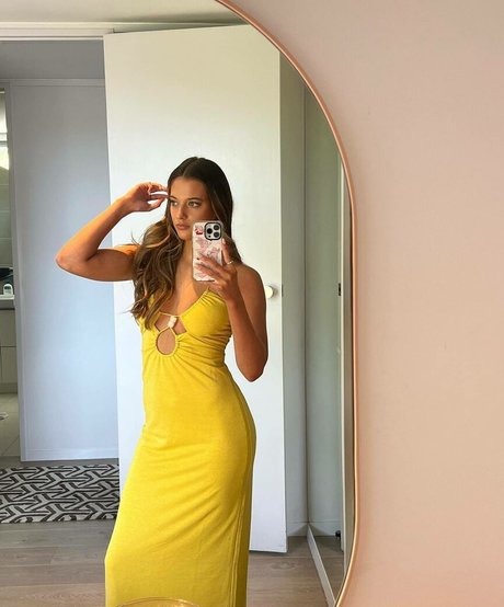 Taya Brooks model hd photos