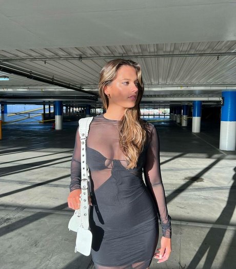 Taya Brooks star naked img