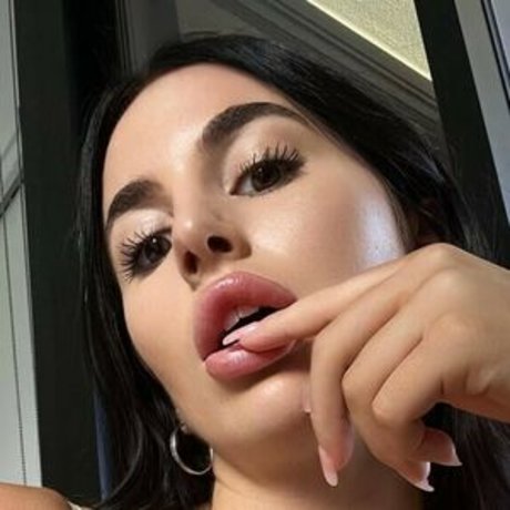 Izzy Davis nice pornstar img