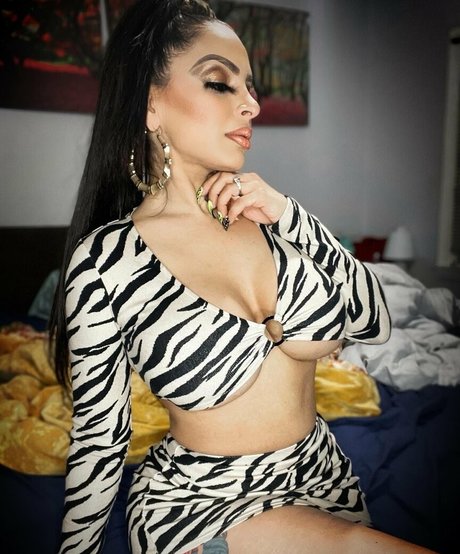 missmeenaofficial sexy pornstar galleries