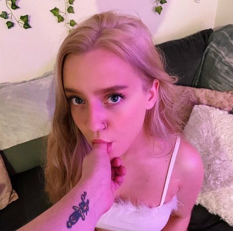 Bozoe2 star nude pic