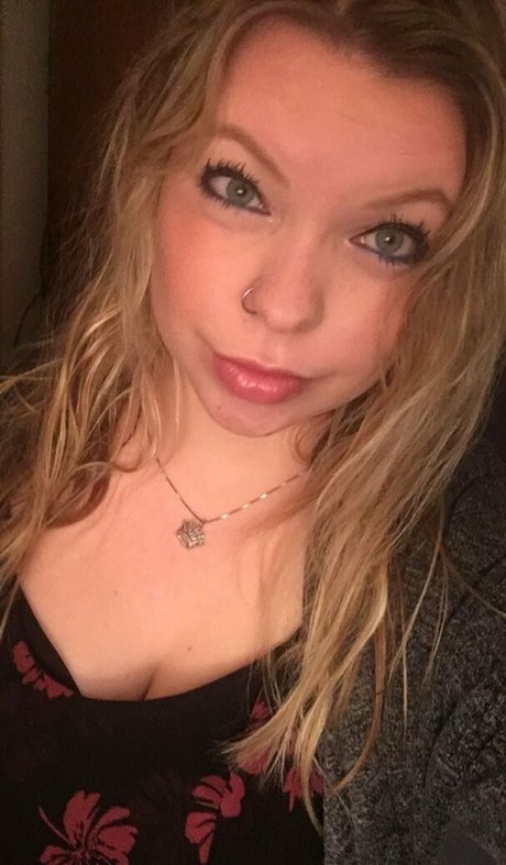 dddstaciie pretty model images