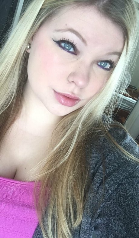 dddstaciie model hd pics