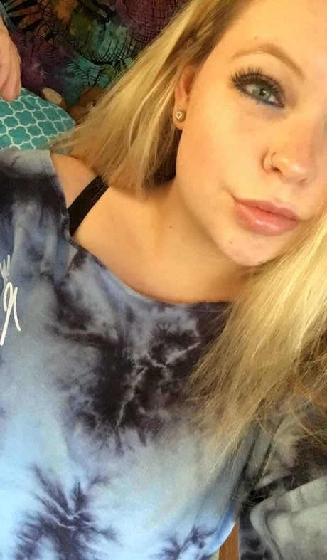 tiny onlyfans hot naked img