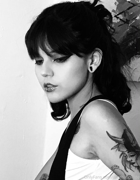 blvckchxrry nice model images