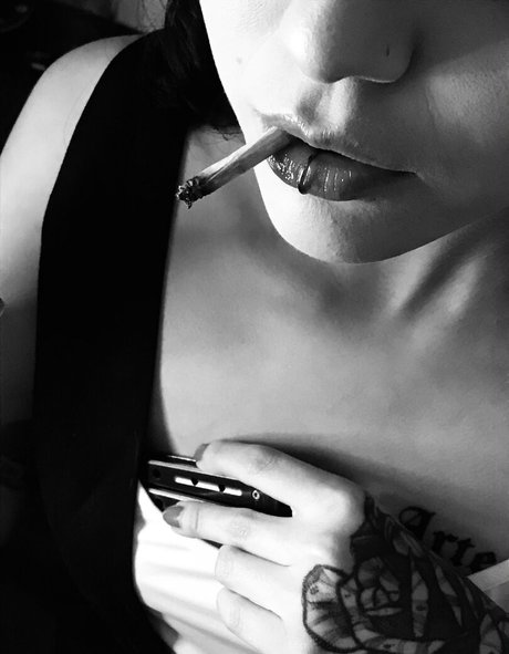 blvckchxrry model xxx img