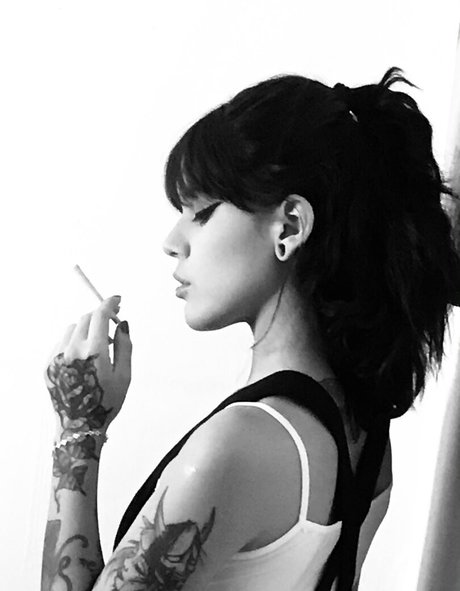 blvckchxrry model perfect picture