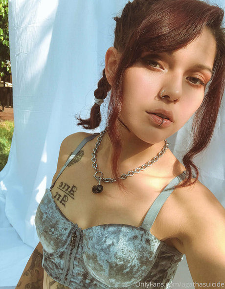 blvckchxrry hd model img