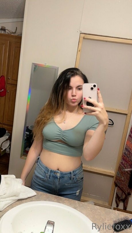 ryliefoxx free model high quality pic