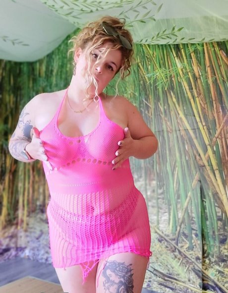 pregnantgothmama star naked photos