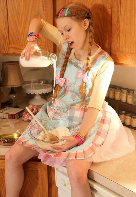 Dolly Little exclusive actress pictures