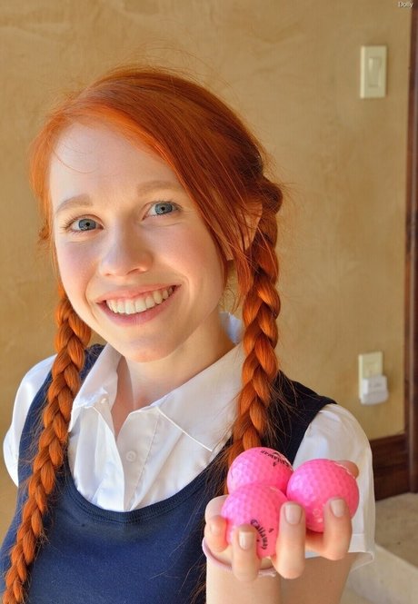 Dolly Little naked pornstar photo