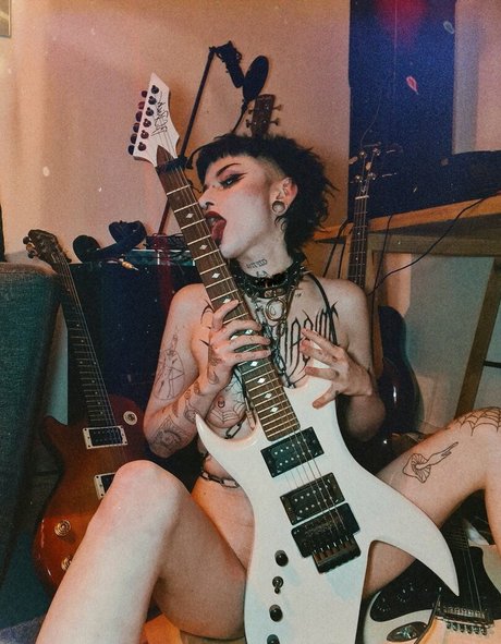 LittleDemonWitch pornstar erotic archive