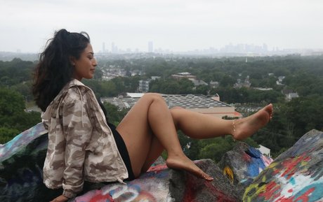 Joeys Feet Girls Images