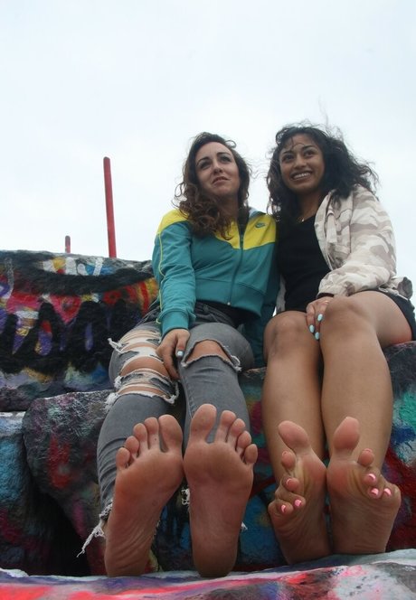 Joeys Feet Girls nice star img