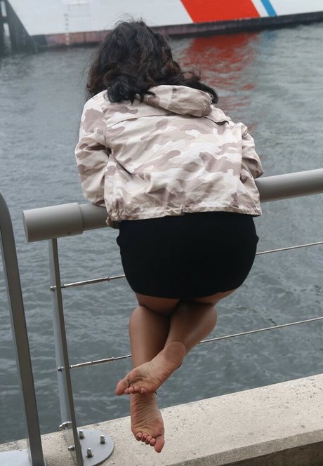 Joeys Feet Girls erotic pornstar picture