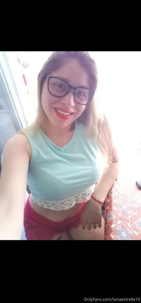 lunaestrella10 star erotic photo