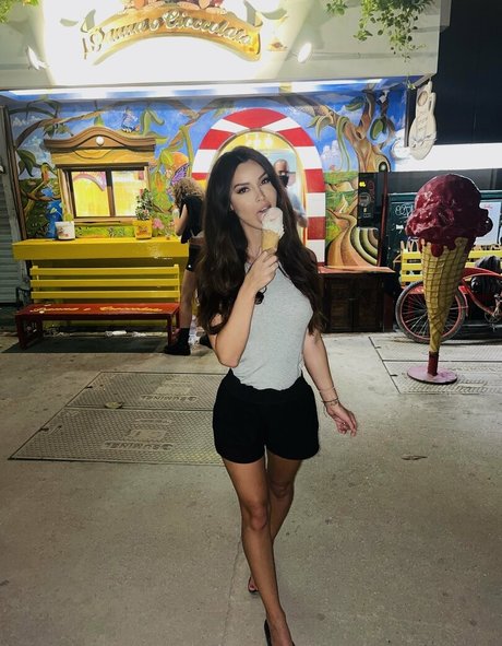 HustlewithAnn model nude photos