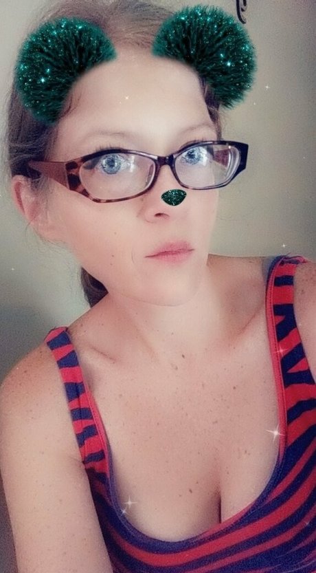 busty mom onlyfans free sex picture