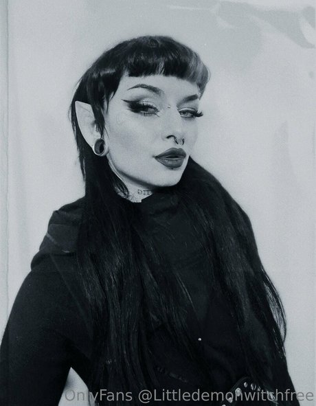 littledemonwitchfree model high quality photos