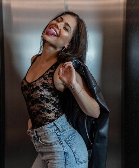 Jessika Alves hot actress pics