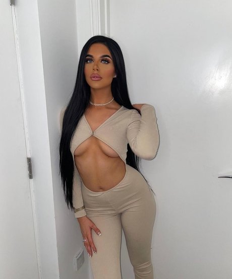 Emily Oldring erotic model photo