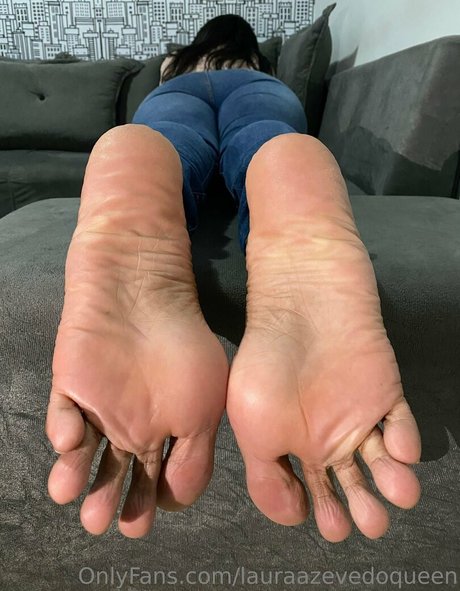 lauraazevedoqueen naked actress gallery