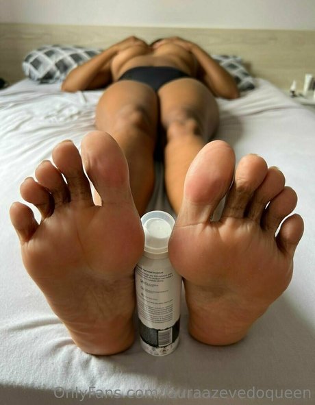 lauraazevedoqueen nude model gallery