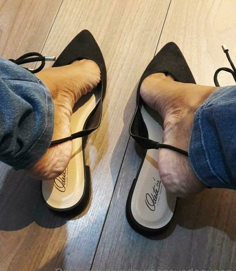 lauraazevedoqueen perfect model photo