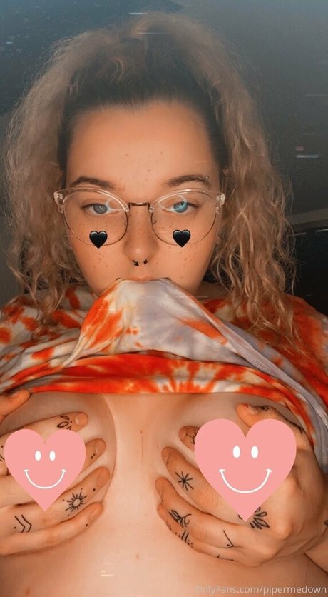 pipermedown nude star photos