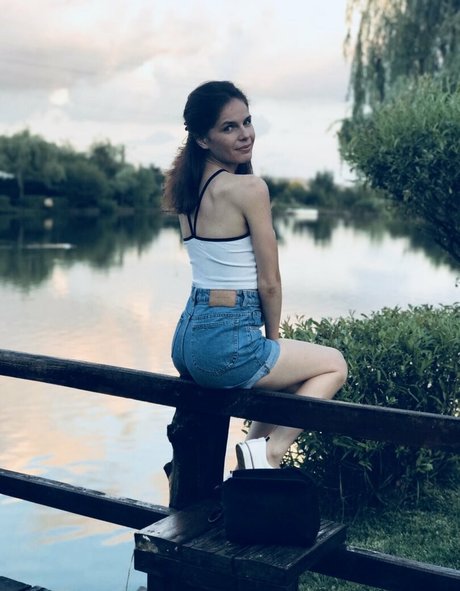 Bella Alice high quality model photos