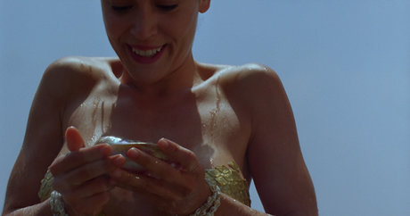 Alyssa Milano pretty star img