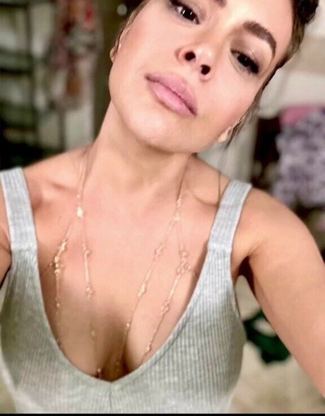 Alyssa Milano model nudes image