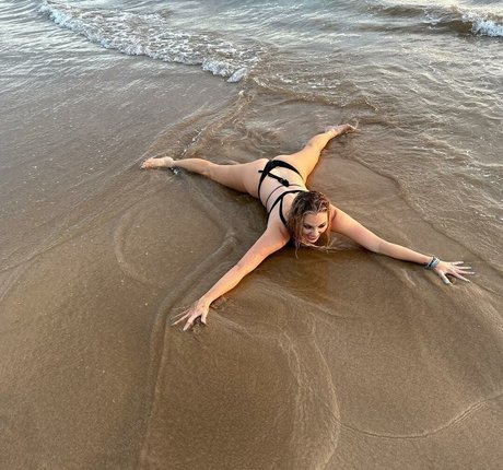 Nicole Arbour art actress gallery