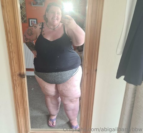 chubby babe onlyfans free porn photos